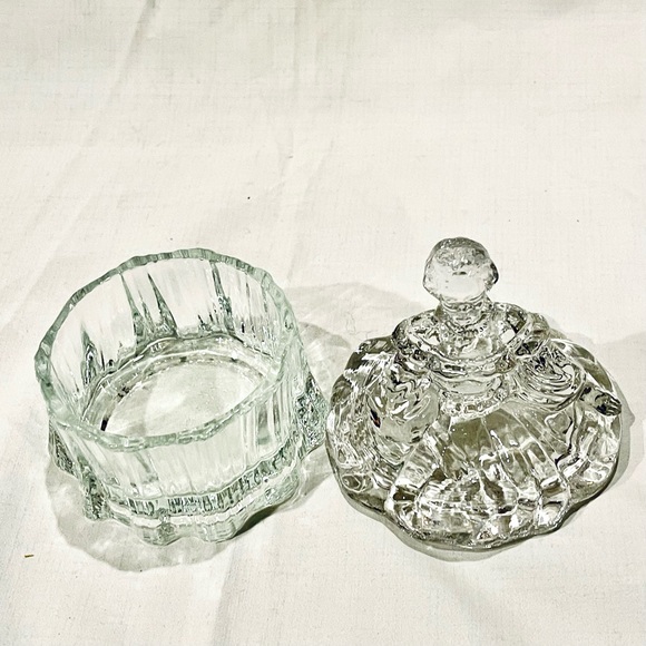 VINTAGE Mosser Clear Glass Victorian Lady Dresser Trinket Jewelry - Picture 11 of 15